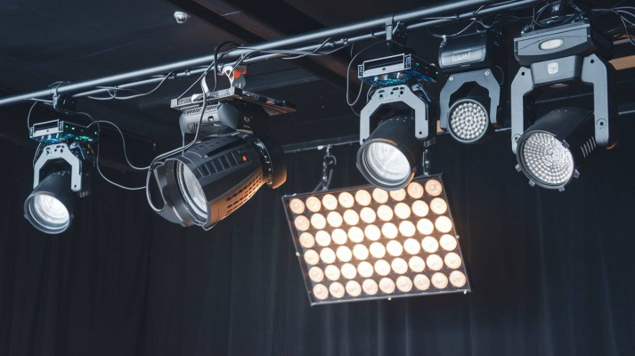 https://www.linkedin.com/pulse/stage-lighting-101-ultimate-guide-apply-understand-martin-wan-7eszc