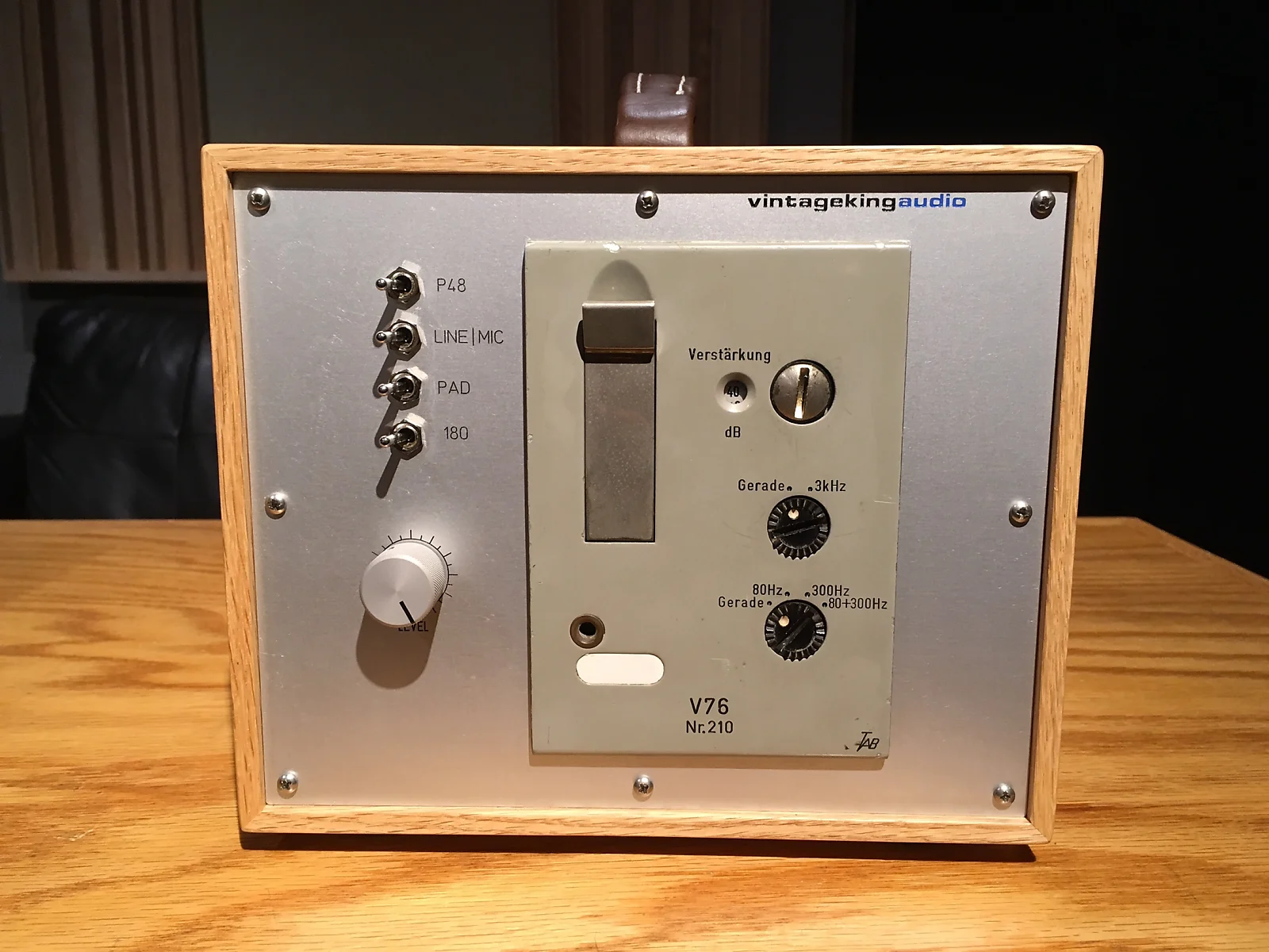 Telefunken V76